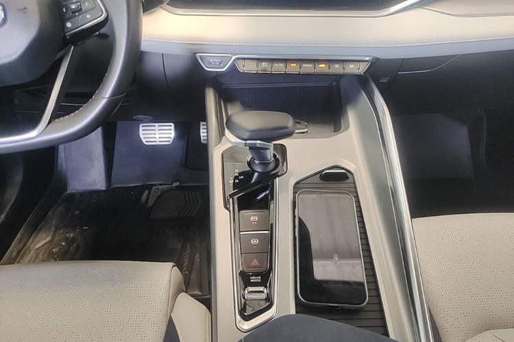 Used Geely Auto Preface 2021 Revised Version 2.0TD Luxury Edition Gear Lever