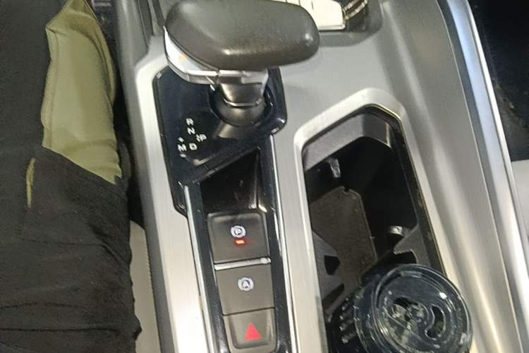 Used Geely Auto Preface 2021 Revised Version 2.0TD Luxury Edition Gear Lever