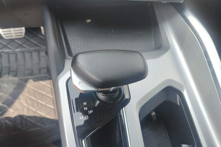 Used Geely Auto Preface 2021 Revised Version 2.0TD Luxury Edition Gear Lever
