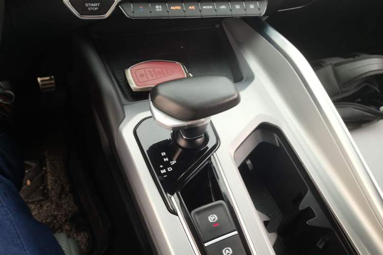 Used Geely Auto Preface 2021 2.0TD Flagship Edition Gear Lever