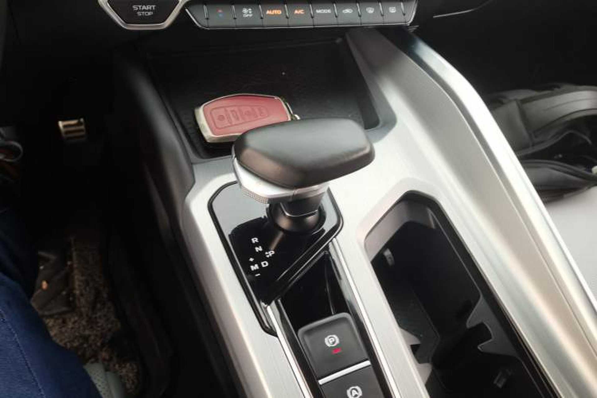 Used Geely Auto Preface 2021 2.0TD Flagship Edition Gear Lever