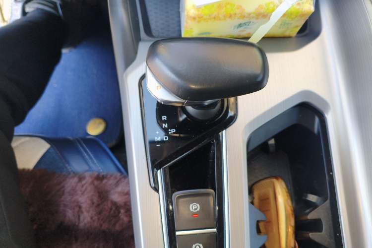Used Geely Auto Preface 2021 Revised Version 2.0TD Luxury Edition Gear Lever