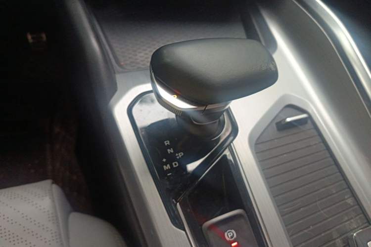 Used Geely Auto Preface 2021 Revised Version 2.0TD Luxury Edition Gear Lever