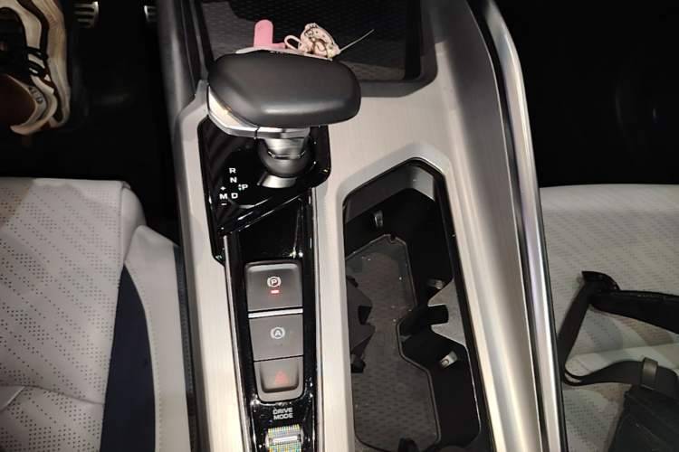 Used Geely Auto Preface 2021 Revised Version 2.0TD Luxury Edition Gear Lever
