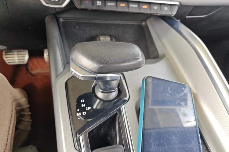 Used Geely Auto Preface 2021 2.0TD Designer's Recommended Edition Gear Lever
