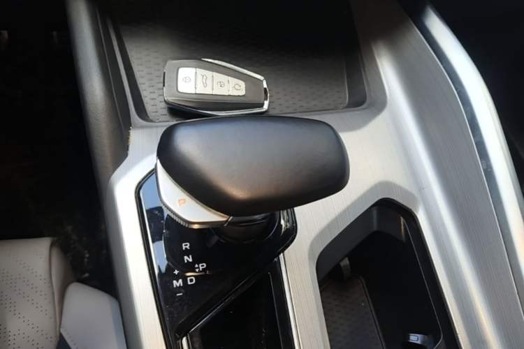 Used Geely Auto Preface 2021 Revised Version 2.0TD Luxury Edition Gear Lever