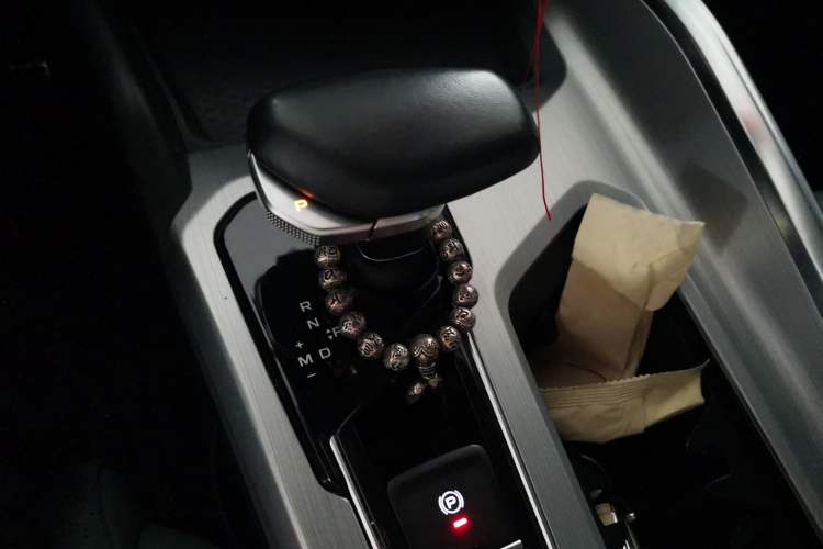Used Geely Auto Preface 2021 Revised Version 2.0TD Luxury Edition Gear Lever