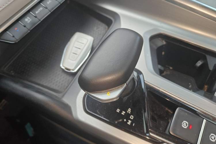 Used Geely Auto Preface 2021 Revised Version 2.0TD Luxury Edition Gear Lever