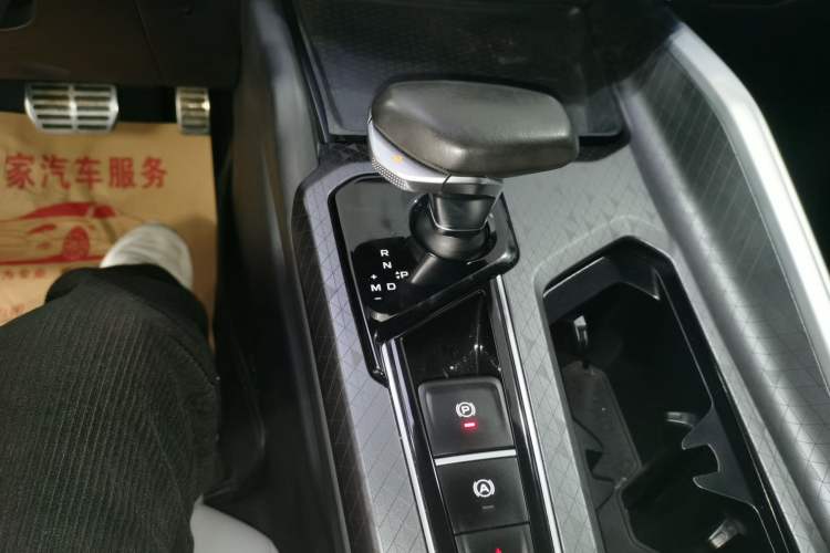 Used Geely Auto Preface 2021 2.0TD Designer's Recommended Edition Gear Lever