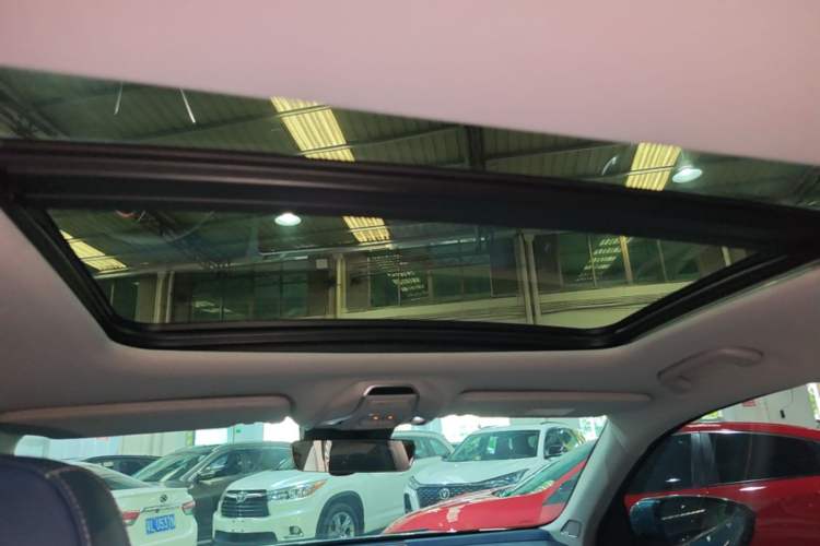Used Geely Auto Preface 2021 Revised Version 2.0TD Luxury Edition Headliner