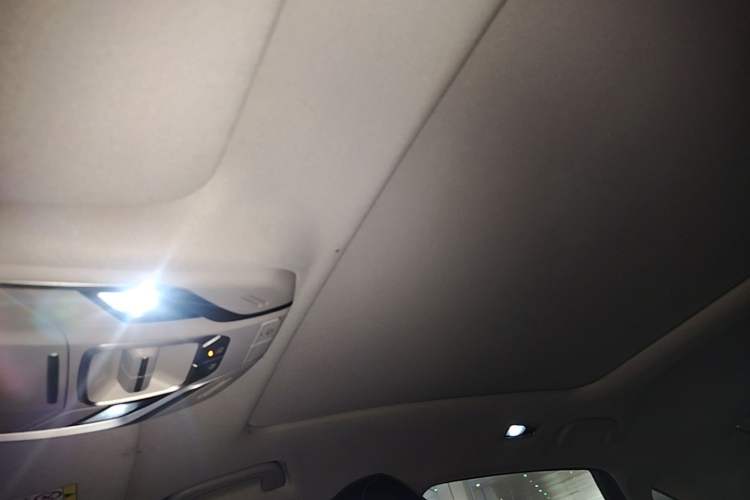 Used Geely Auto Preface 2021 Revised Version 2.0TD Luxury Edition Headliner