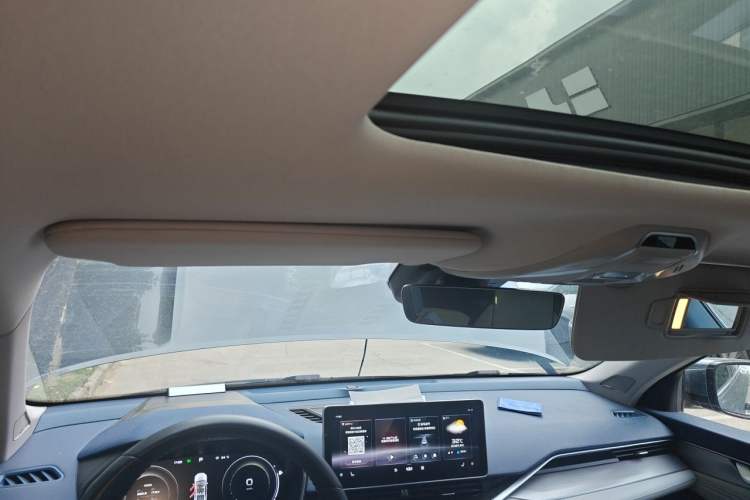 Used Geely Auto Preface 2021 Revised Version 2.0TD Luxury Edition Headliner