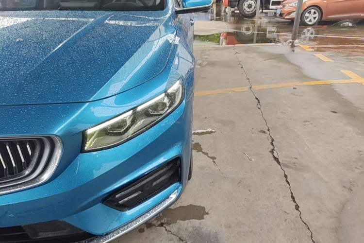 Used Geely Auto Preface 2021 2.0TD Designer's Recommended Edition Left Front Headlight