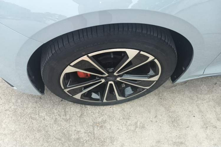 Used Geely Auto Preface 2021 2.0TD Space-Time Edition Hao Yue Left Front Wheel Hub