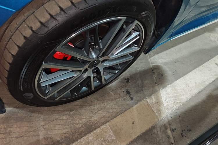 Used Geely Auto Preface 2021 Revised Version 2.0TD Luxury Edition Left Front Wheel Hub