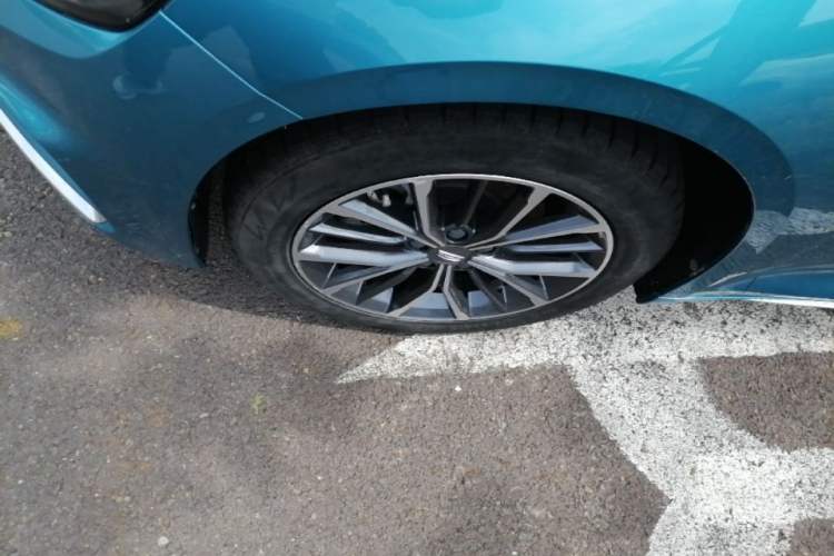 Used Geely Auto Preface 2021 2.0TD Luxury Version Left Front Wheel Hub