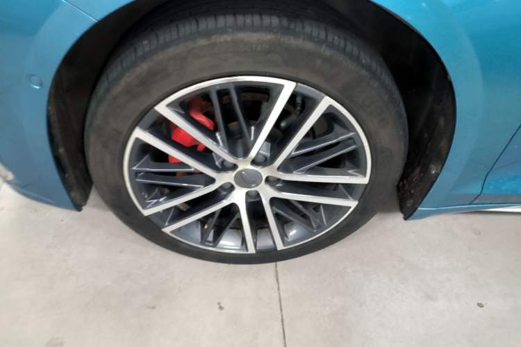 Used Geely Auto Preface 2021 Revised Version 2.0TD Luxury Edition Left Front Wheel Hub