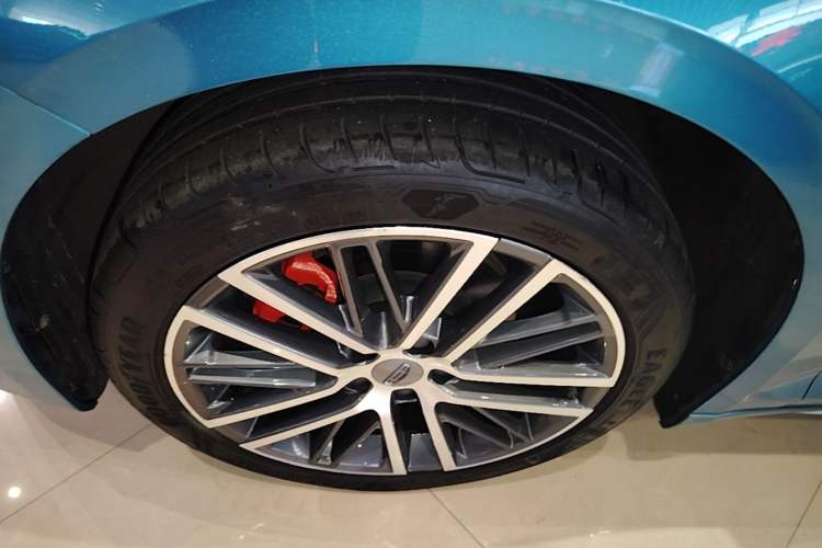 Used Geely Auto Preface 2021 Revised Version 2.0TD Luxury Edition Left Front Wheel Hub