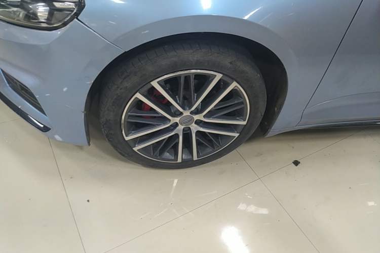 Used Geely Auto Preface 2021 2.0TD Flagship Edition Left Front Wheel Hub