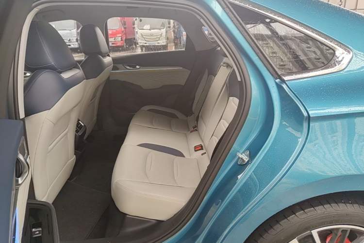 Used Geely Auto Preface 2021 2.0TD Designer's Recommended Edition Left Rear Seat