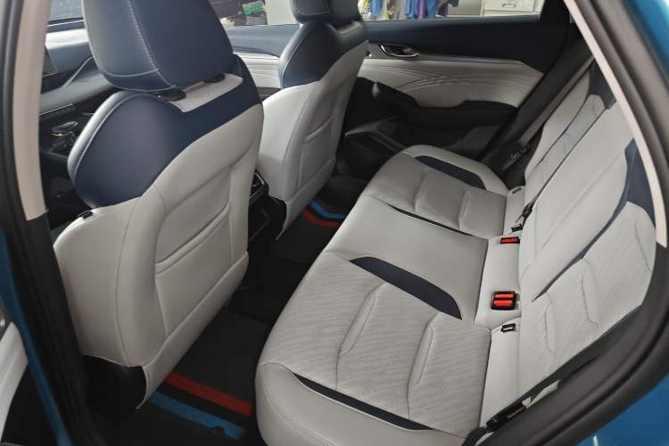 Used Geely Auto Preface 2021 Revised Version 2.0TD Luxury Edition Left Rear Seat
