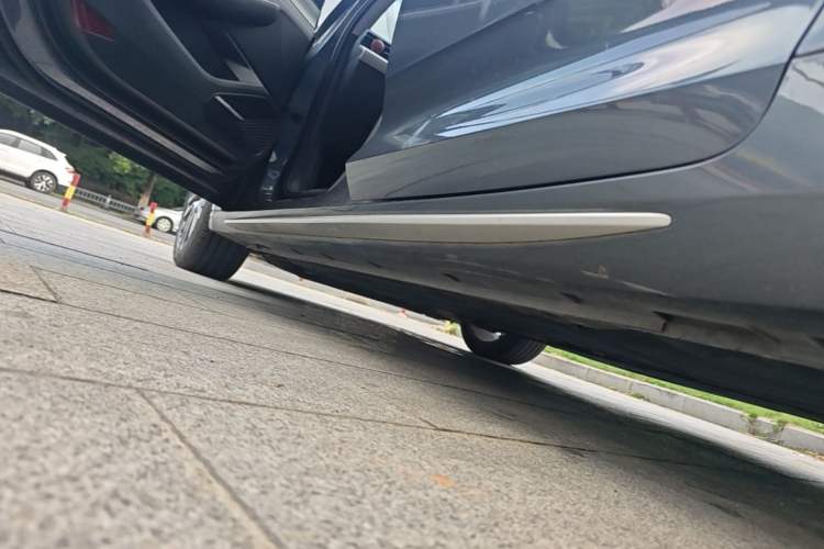 Used Geely Auto Preface 2021 Revised Version 2.0TD Luxury Edition Left Side Sill