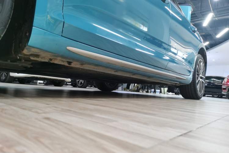 Used Geely Auto Preface 2021 2.0TD Designer's Recommended Edition Left Side Sill