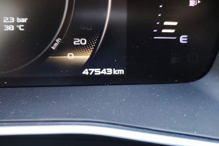 Used Geely Auto Preface 2021 2.0TD Luxury Version Odometer Close Up