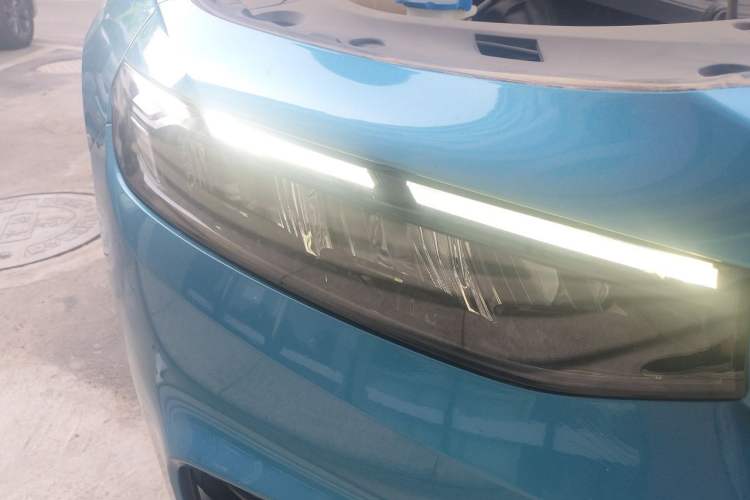 Used Geely Auto Preface 2021 2.0TD Luxury Version Right Front Headlight