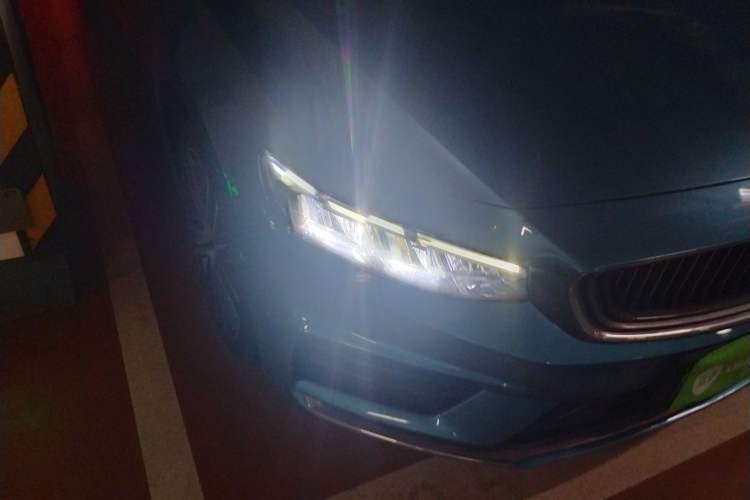 Used Geely Auto Preface 2021 Revised Version 2.0TD Luxury Edition Right Front Headlight