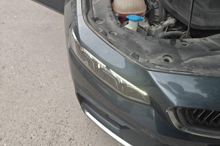 Used Geely Auto Preface 2021 Revised Version 2.0TD Luxury Edition Right Front Headlight