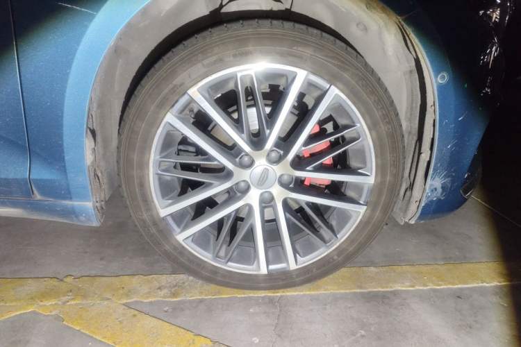 Used Geely Auto Preface 2021 Revised Version 2.0TD Luxury Edition Right Front Wheel Hub
