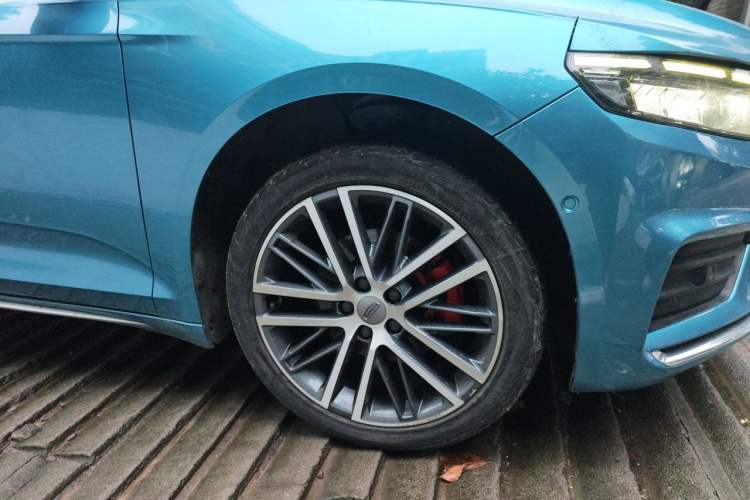 Used Geely Auto Preface 2021 2.0TD Luxury Version Right Front Wheel Hub