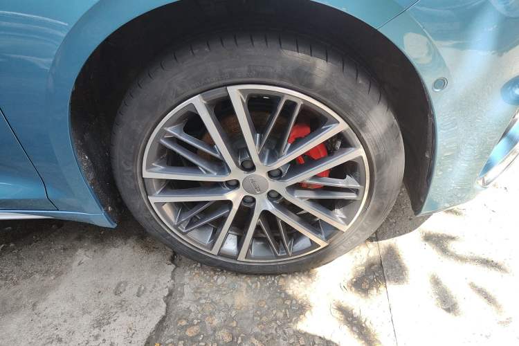 Used Geely Auto Preface 2021 2.0TD Designer's Recommended Edition Right Front Wheel Hub