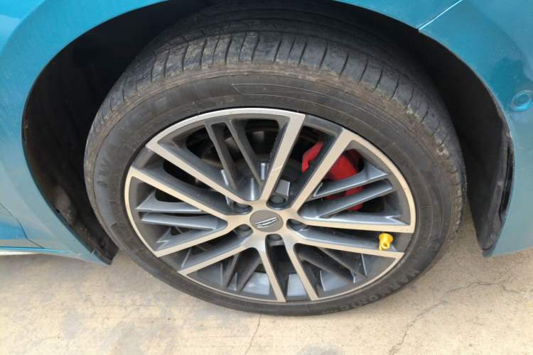 Used Geely Auto Preface 2021 2.0TD Luxury Version Right Front Wheel Hub