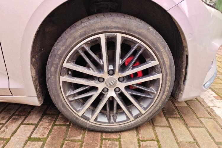 Used Geely Auto Preface 2021 2.0TD Luxury Version Right Front Wheel Hub