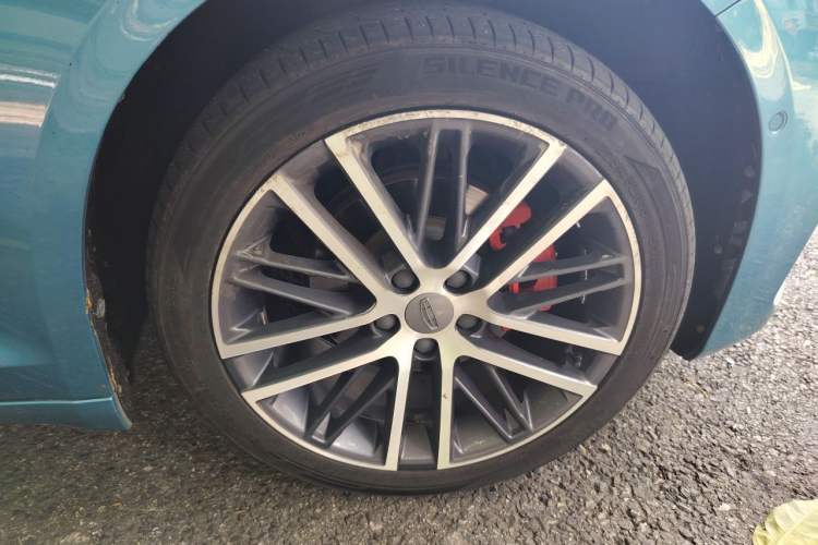 Used Geely Auto Preface 2021 2.0TD Designer's Recommended Edition Right Front Wheel Hub