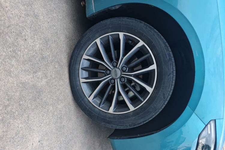 Used Geely Auto Preface 2021 2.0TD Luxury Version Right Front Wheel Hub