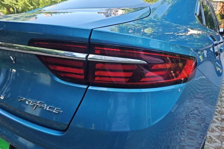 Used Geely Auto Preface 2021 2.0TD Luxury Version Right Rear Taillight