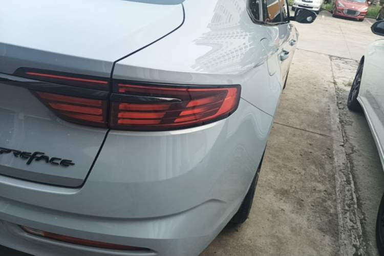 Used Geely Auto Preface 2021 2.0TD Space-Time Edition Hao Yue Right Rear Taillight