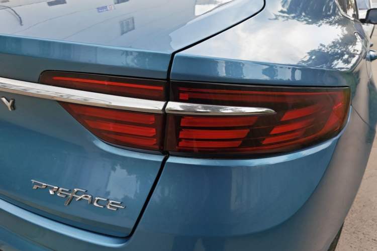 Used Geely Auto Preface 2021 Revised Version 2.0TD Luxury Edition Right Rear Taillight