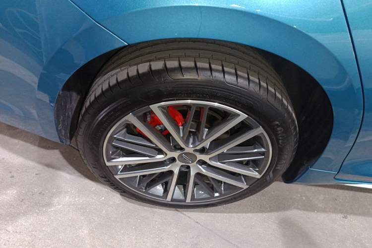 Used Geely Auto Preface 2021 Revised Version 2.0TD Luxury Edition Right Rear Wheel Hub