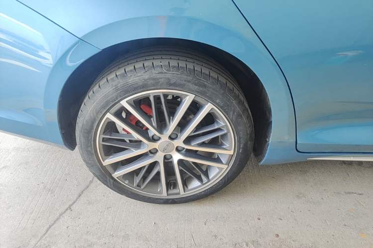 Used Geely Auto Preface 2021 Revised Version 2.0TD Luxury Edition Right Rear Wheel Hub