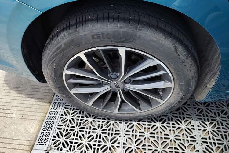 Used Geely Auto Preface 2021 2.0TD Luxury Version Right Rear Wheel Hub