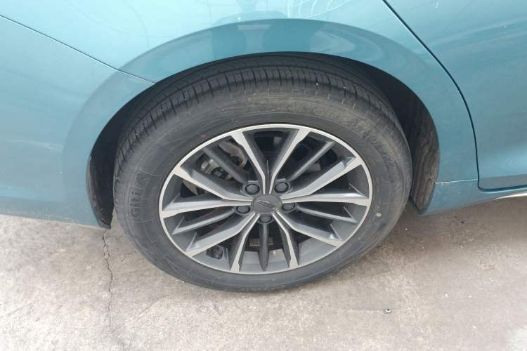 Used Geely Auto Preface 2021 2.0TD Luxury Version Right Rear Wheel Hub