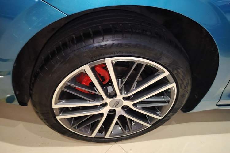 Used Geely Auto Preface 2021 Revised Version 2.0TD Luxury Edition Right Rear Wheel Hub