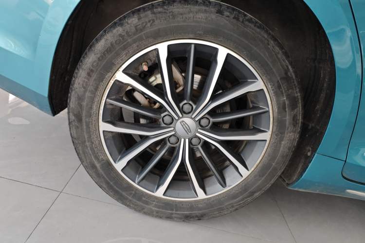 Used Geely Auto Preface 2021 2.0TD Luxury Version Right Rear Wheel Hub