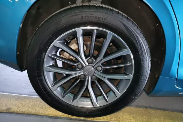 Used Geely Auto Preface 2021 2.0TD Luxury Version Right Rear Wheel Hub