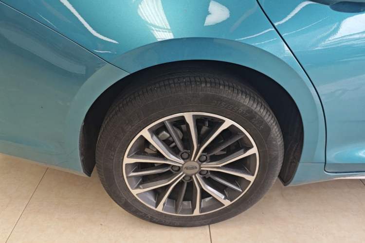 Used Geely Auto Preface 2021 2.0TD Luxury Version Right Rear Wheel Hub