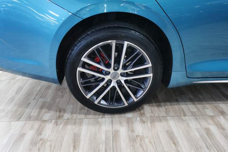 Used Geely Auto Preface 2021 2.0TD Designer's Recommended Edition Right Rear Wheel Hub